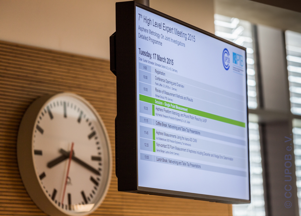 Das Infopanel im Seminarzentrum (Bild: CC UPOB e.V.)