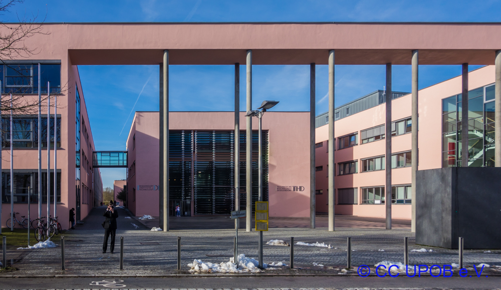 Die neuen Gebäude der Technischen Hochschule in Deggendorf (Bild: CC UPOB e.V.)