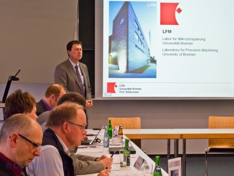 Begrüßung der Mitglieder durch Dr. O. Riemer im LFM in Bremen (Bild: CC UPOB e.V.)
