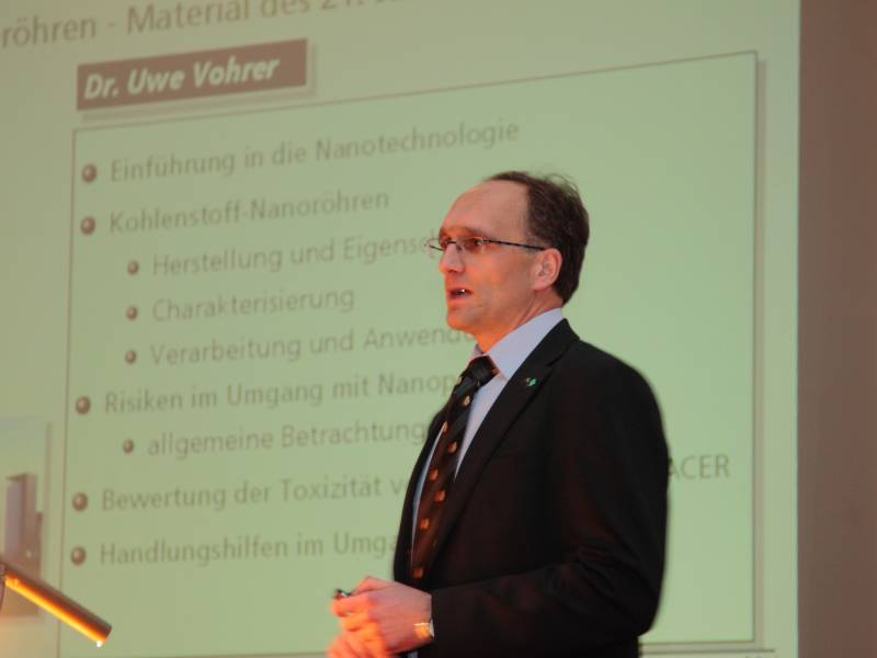 Dr. Vohrer beim Vortrag auf Einladung des CC UPOB e.V. im Landesmuseum Braunschweig am 26.11.2009 (Bild: CC UPOB e.V.)